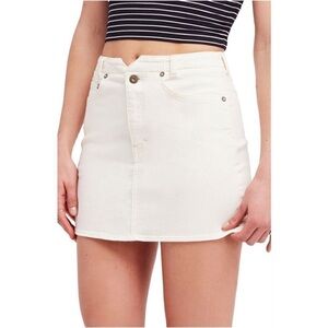 Free People We The Free White Denim Rinse Mini Skirt Size 30